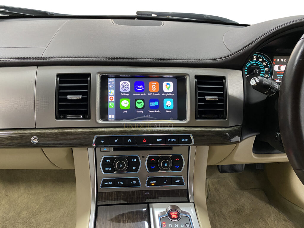 Wireless Apple CarPlay and Android Auto Interface for Jaguar XF XJ X351